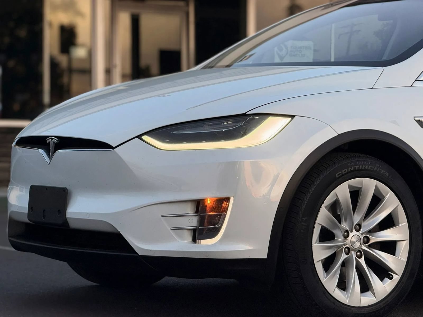 Used 2018 Tesla Model X 100D AWD/4WD image 4