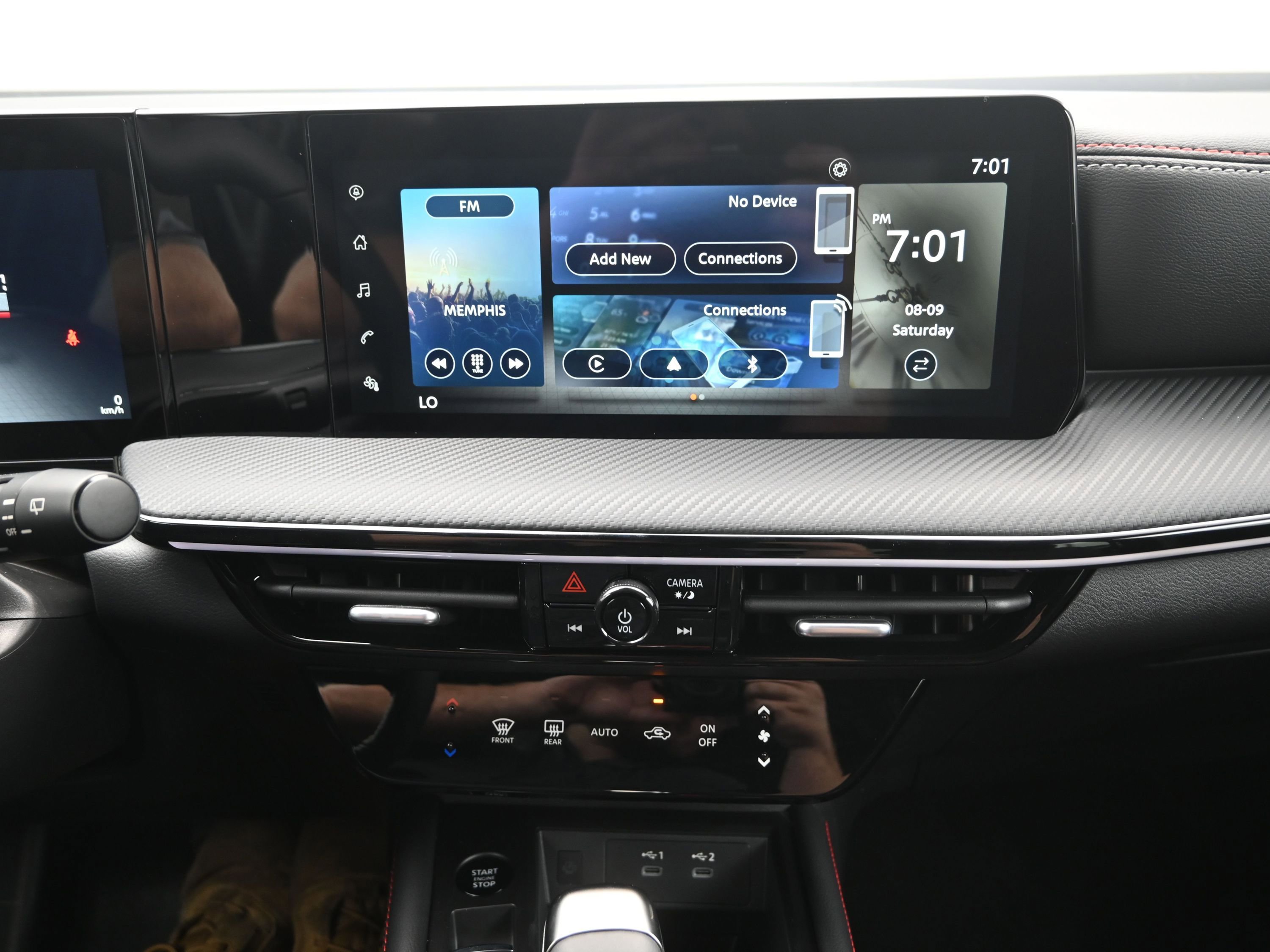 New 2025 Nissan Kicks SR image 15