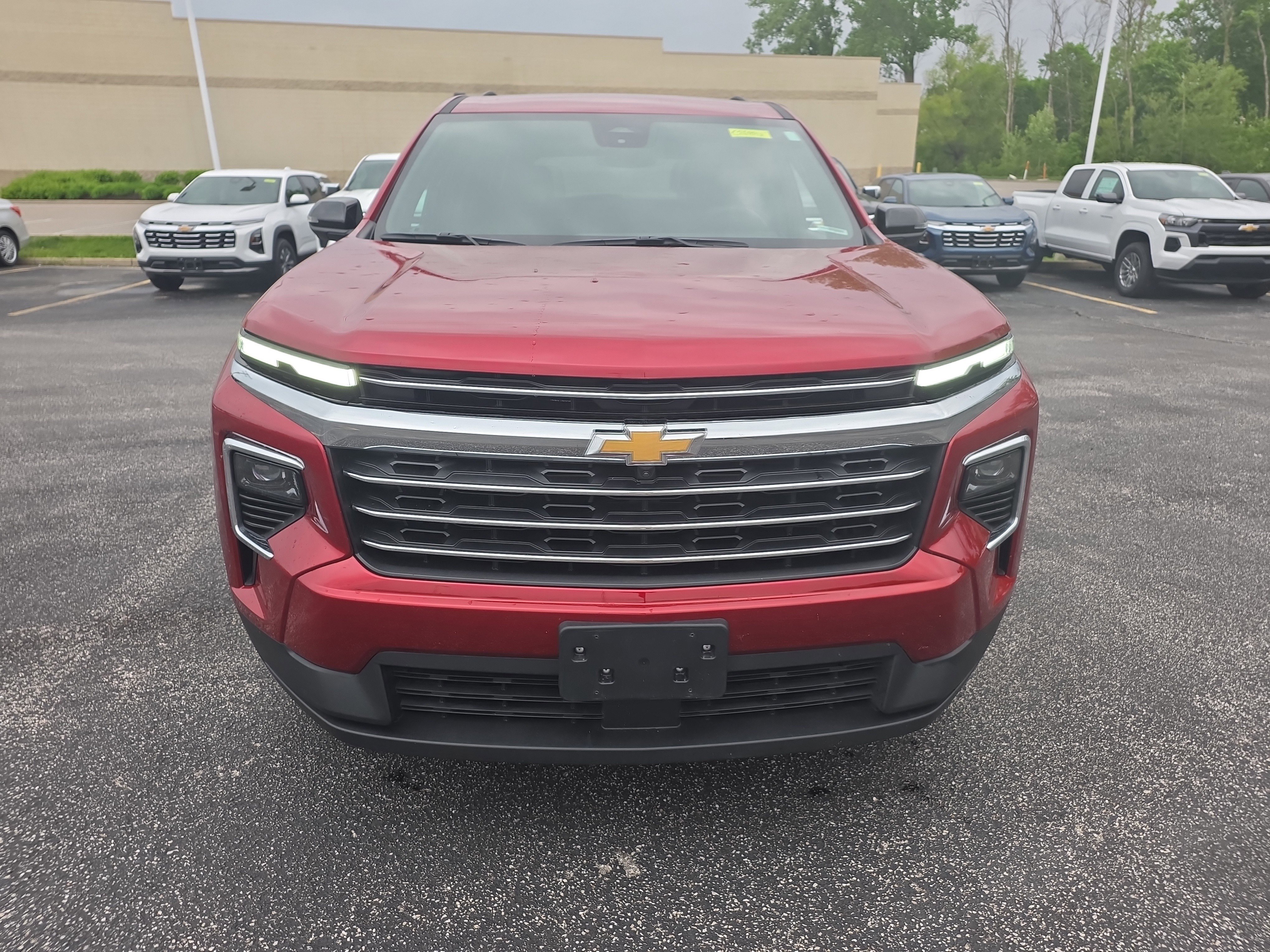 Used 2025 Chevrolet Traverse LT w/ Driver Confidence Package FWD image 8