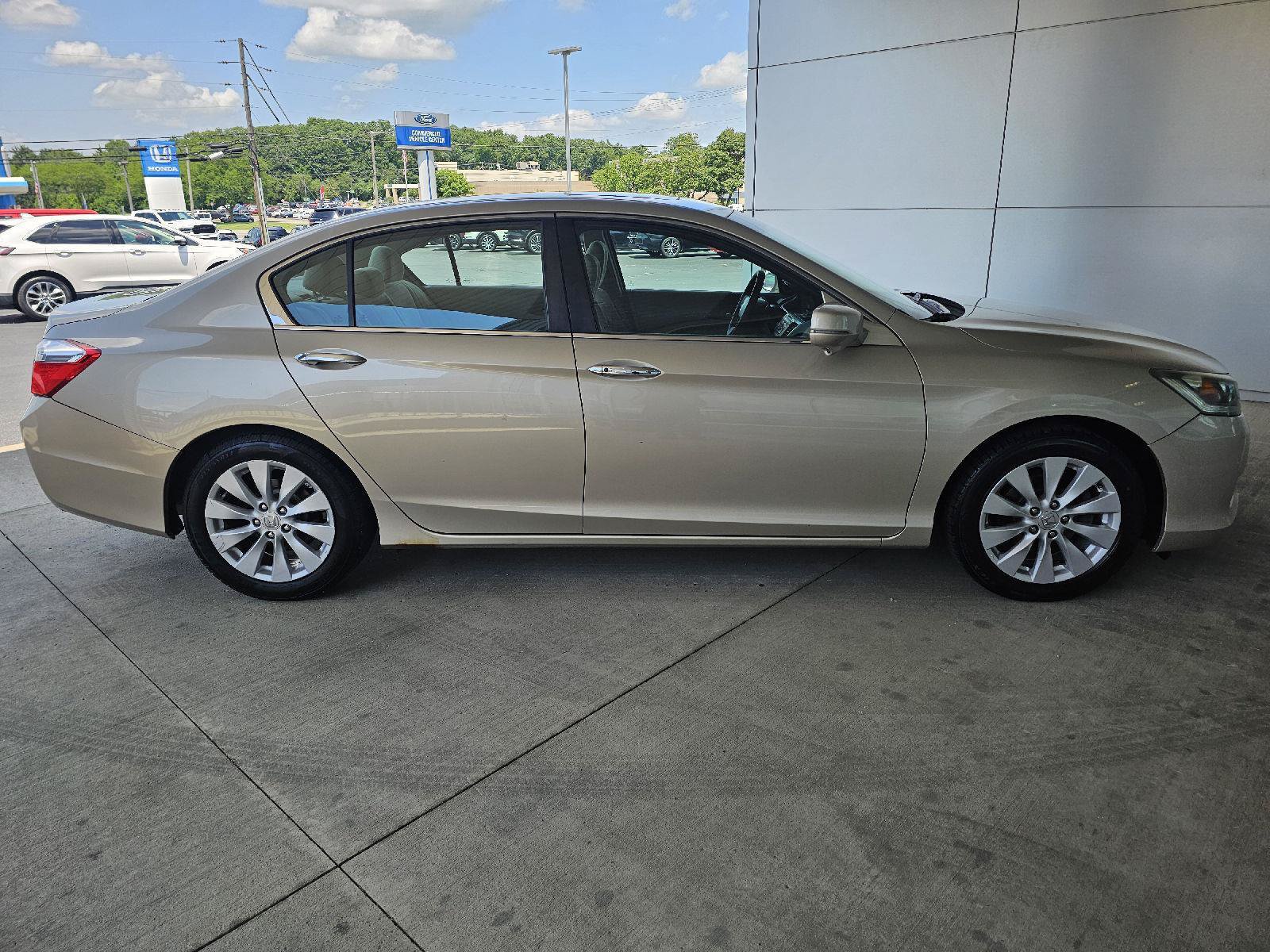 Used 2014 Honda Accord EX image 6