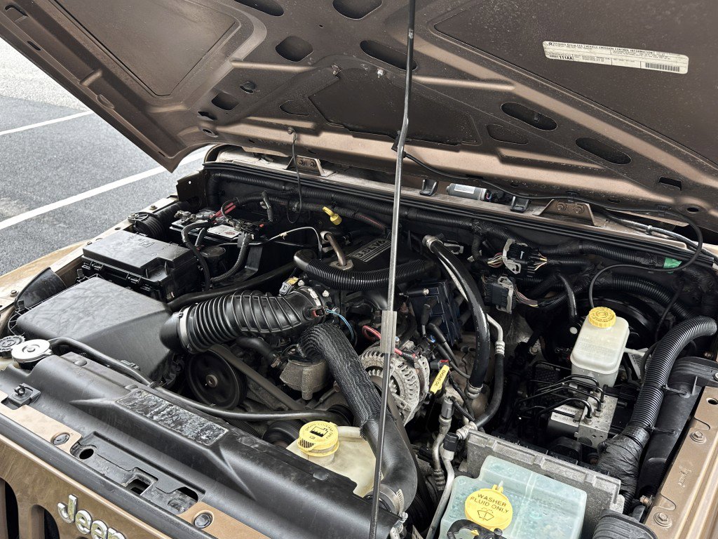 Used 2011 Jeep Wrangler Unlimited 70th Anniversary w/ Connectivity Group image 34