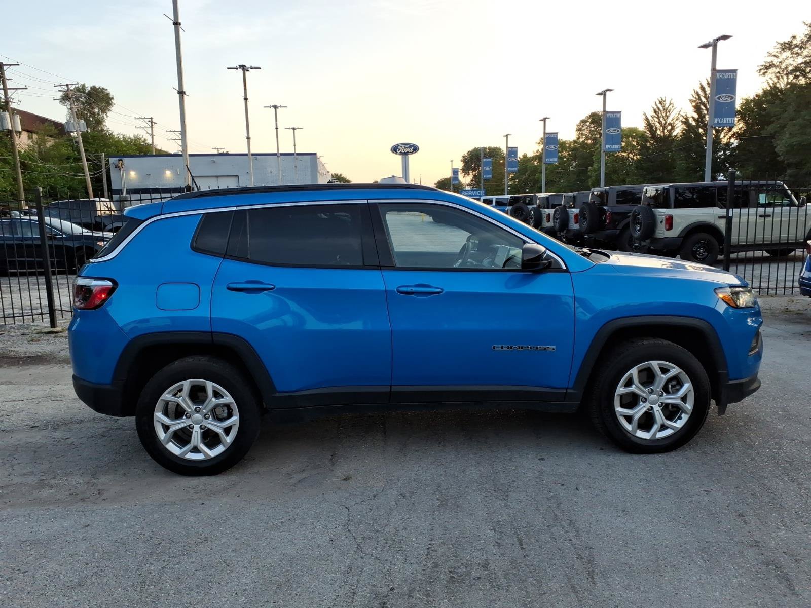 Used 2024 Jeep Compass Latitude AWD/4WD image 2