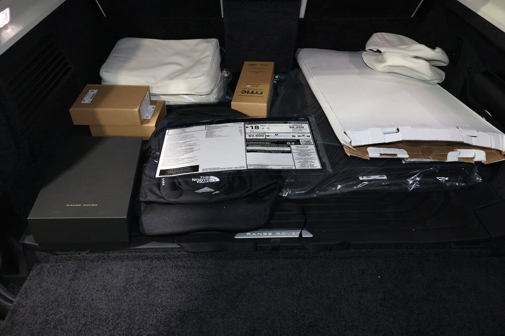 Used 2024 Land Rover Range Rover Long Wheelbase SE image 46