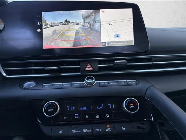 Used 2025 Hyundai Elantra SEL image 19