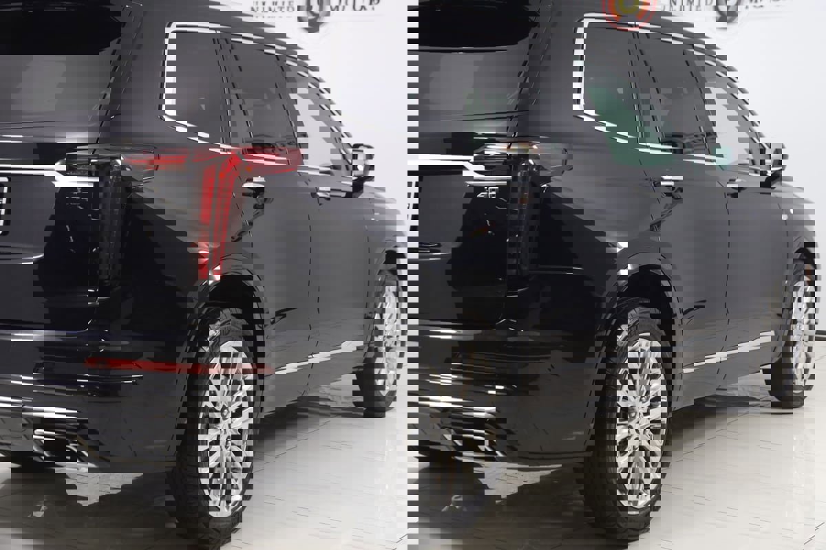 Used 2024 Cadillac XT6 Premium Luxury w/ LPO, Floor Liner Package AWD/4WD image 46