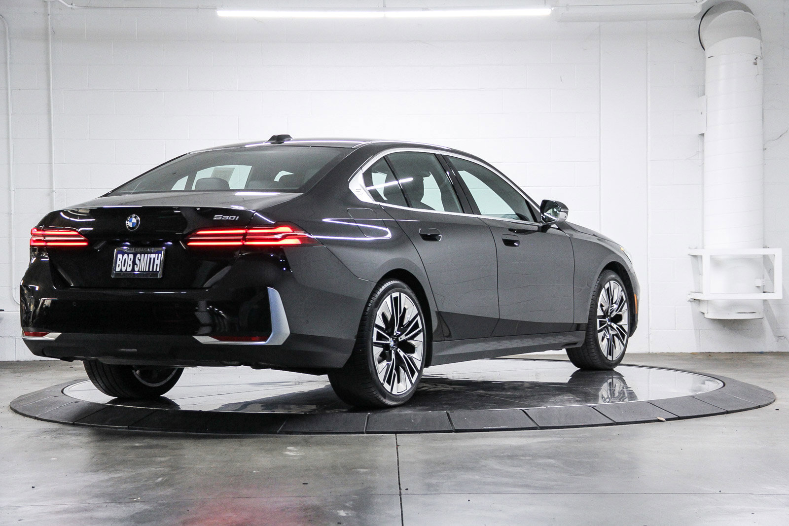 Used 2026 BMW 530i w/ Premium Package image 6