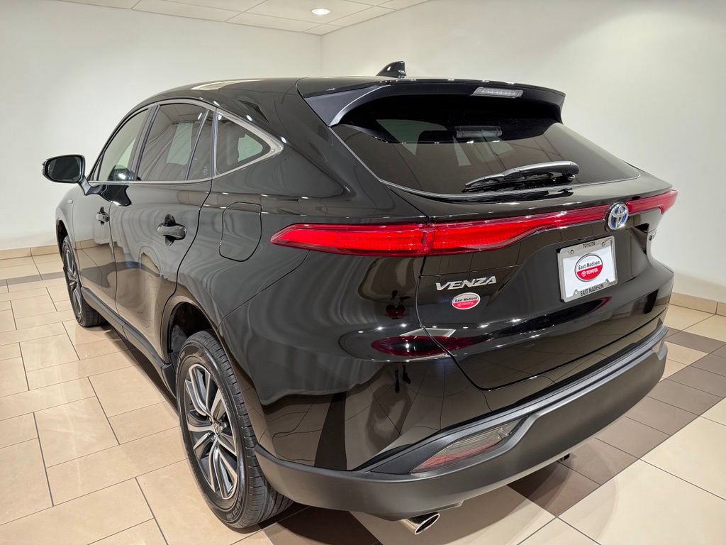 Certified 2021 Toyota Venza LE AWD/4WD image 3