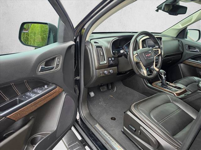 Used 2022 GMC Canyon Denali w/ Denali Black Edition Package AWD/4WD image 19