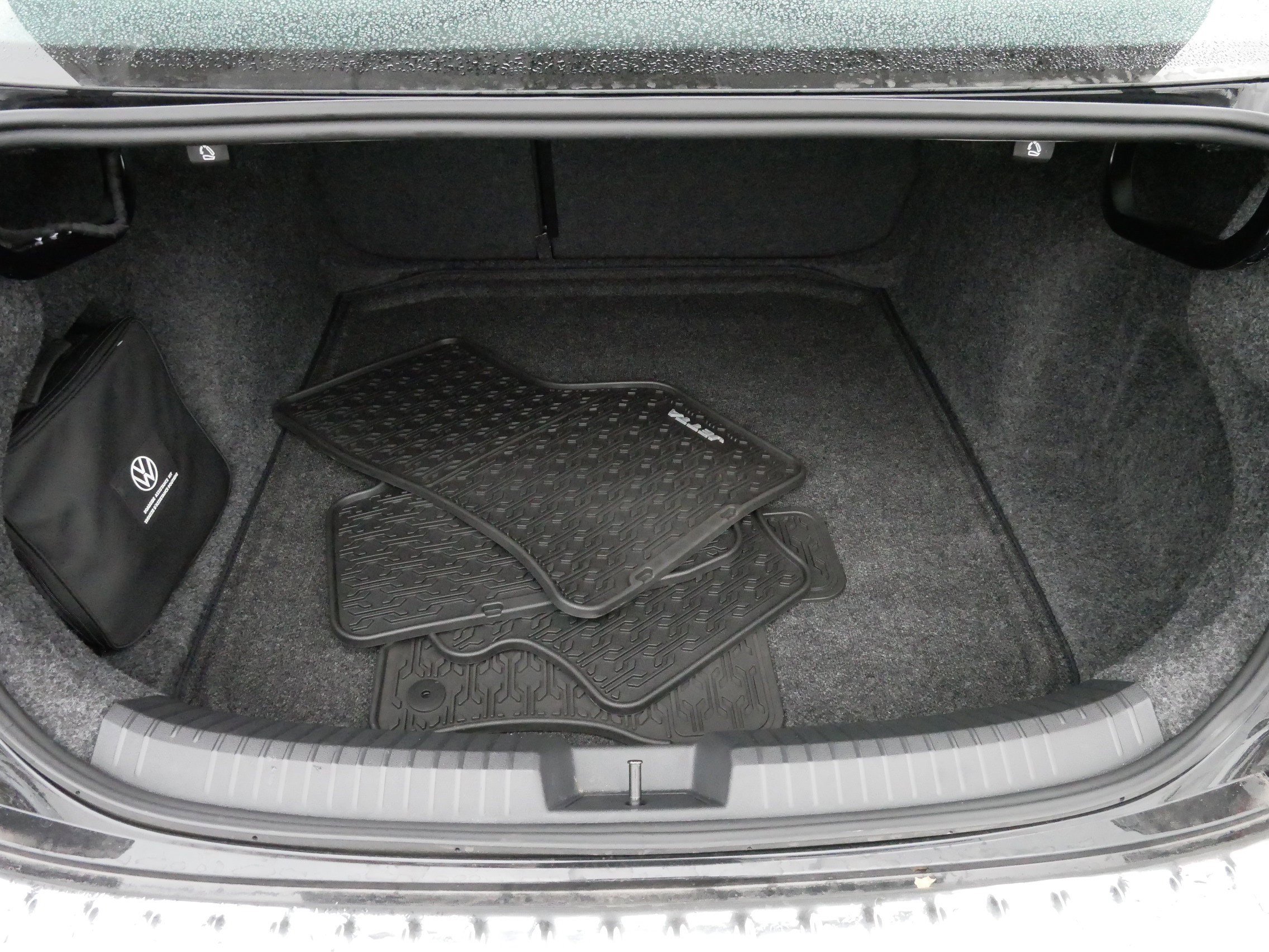 Certified 2024 Volkswagen Jetta SEL image 18