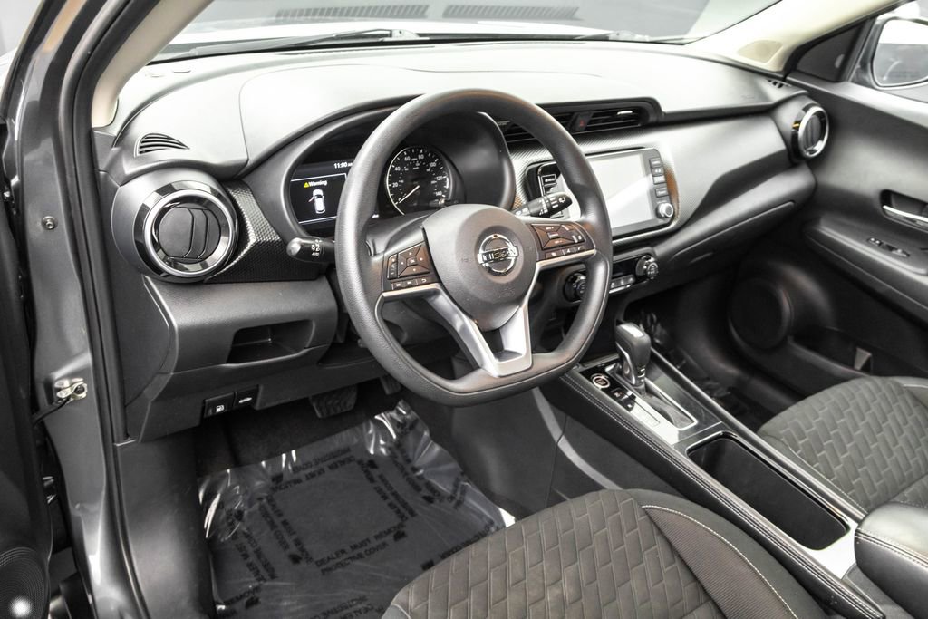 Used 2021 Nissan Kicks SV image 4