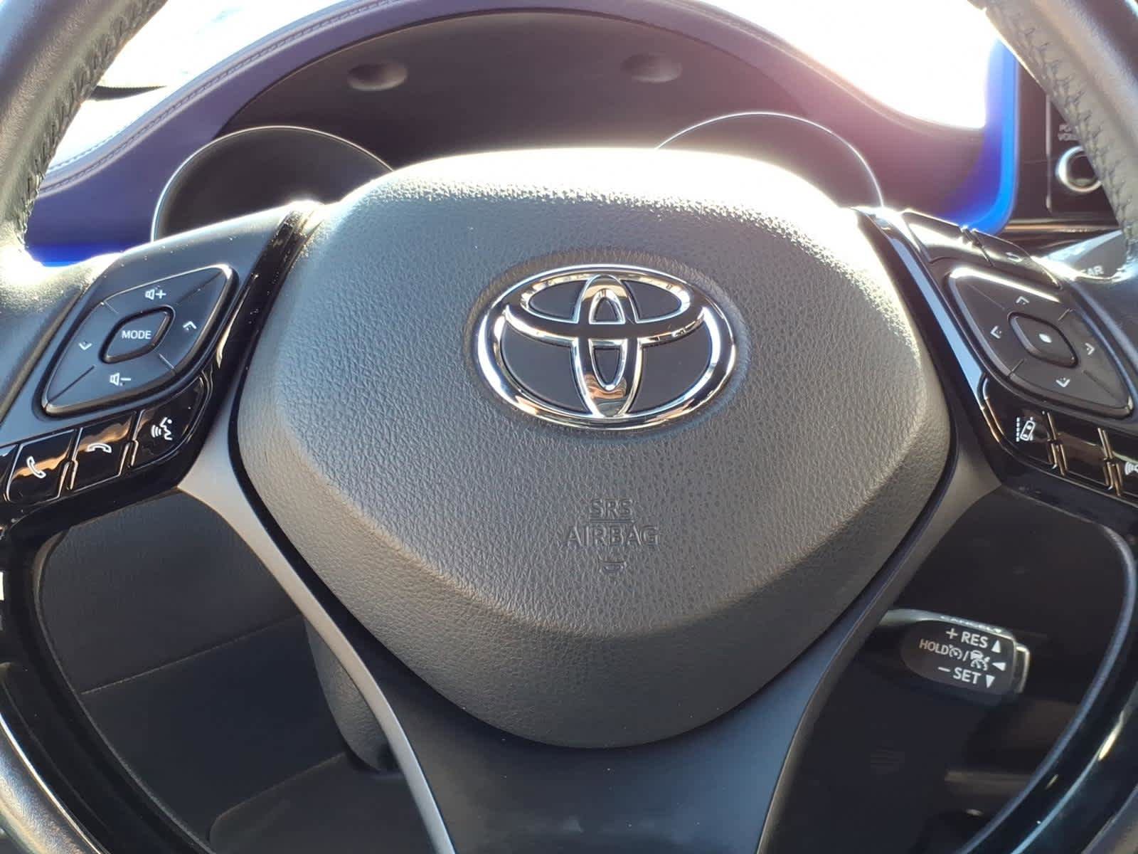 Used 2022 Toyota C-HR XLE image 19