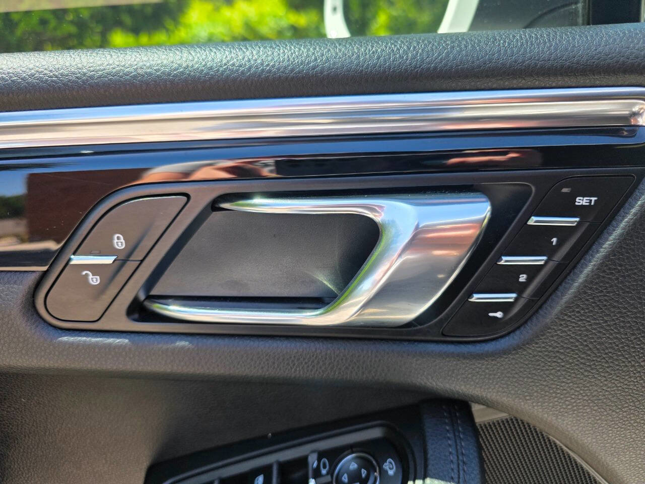 Used 2015 Porsche Macan S w/ Premium Package Plus AWD/4WD image 10