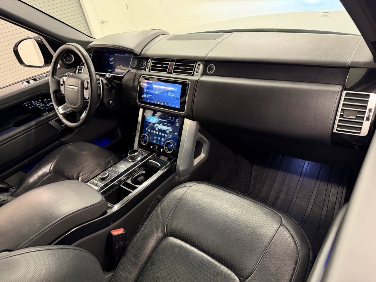 Used 2020 Land Rover Range Rover Autobiography image 54