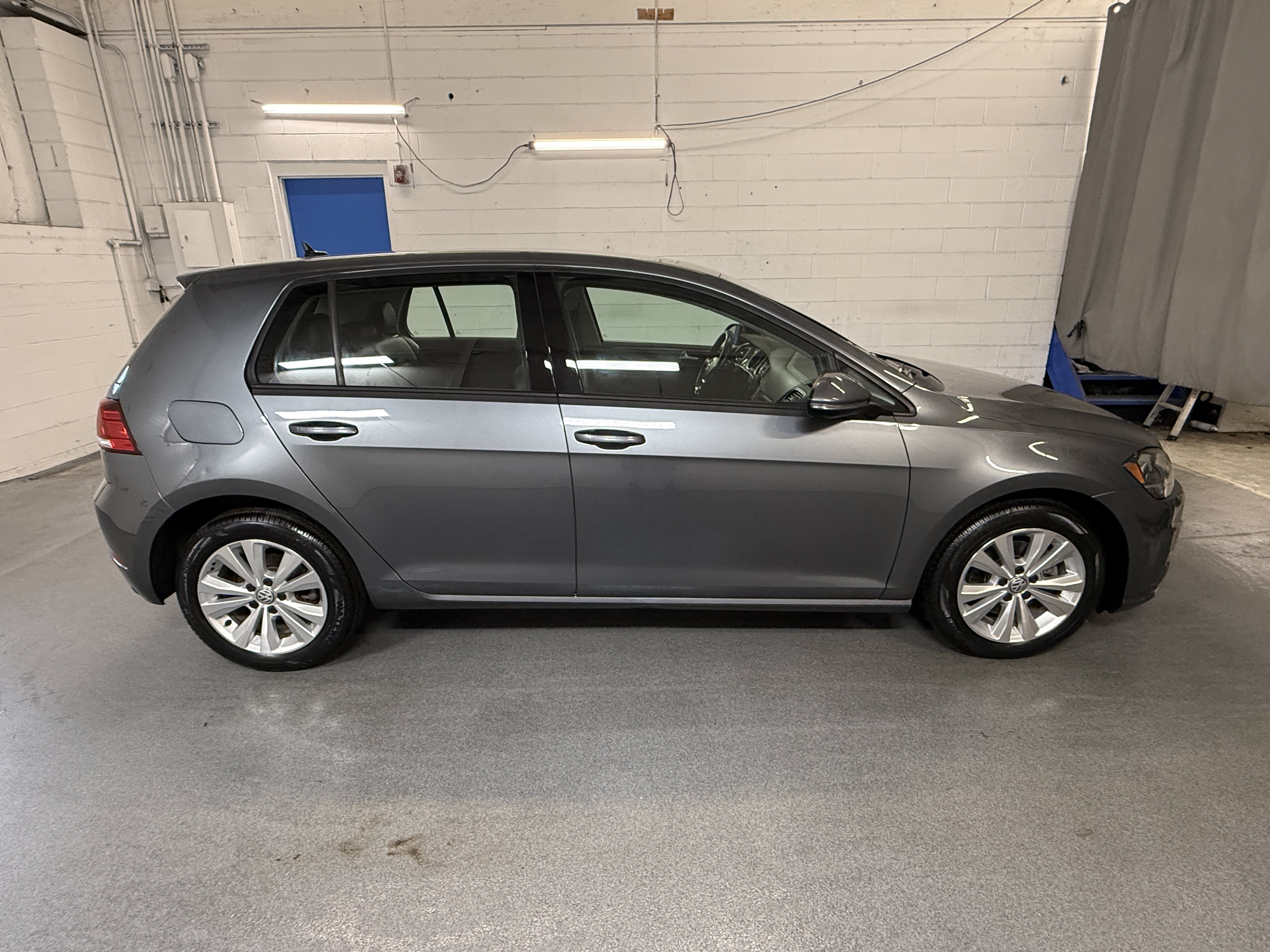 Used 2018 Volkswagen Golf SE FWD image 10