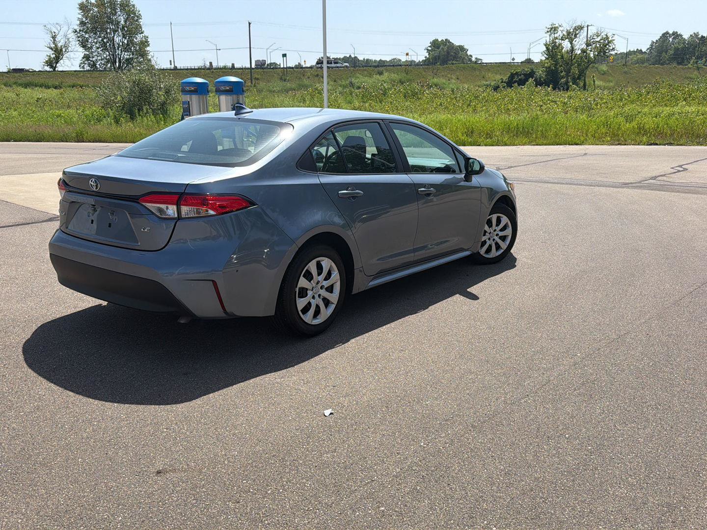 Used 2024 Toyota Corolla LE FWD image 5