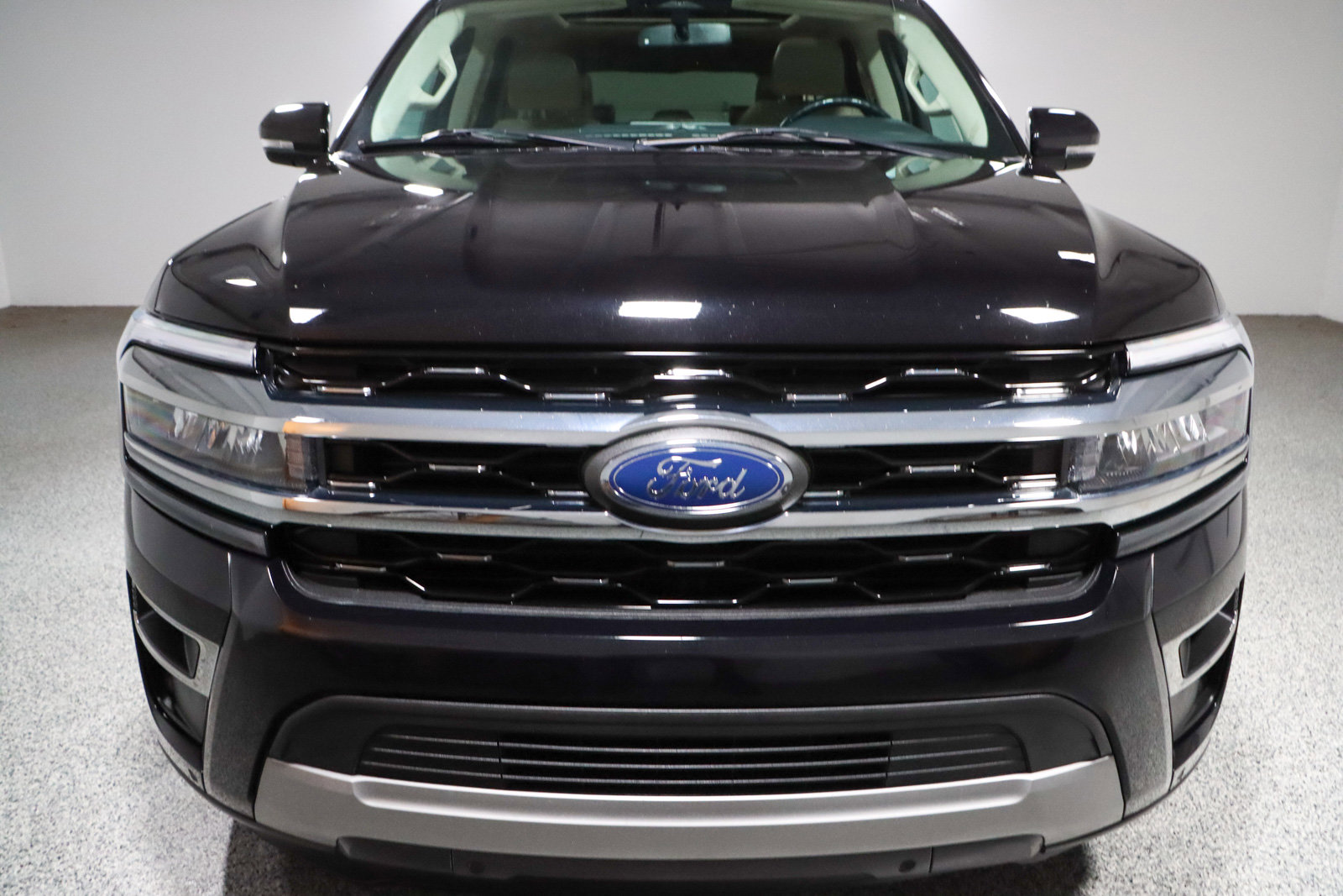 Used 2023 Ford Expedition Max Limited RWD image 4