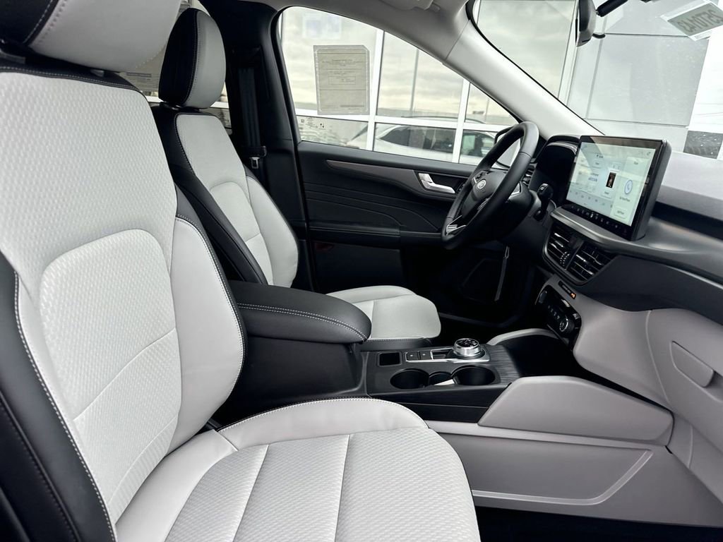 New 2025 Ford Escape SE image 12