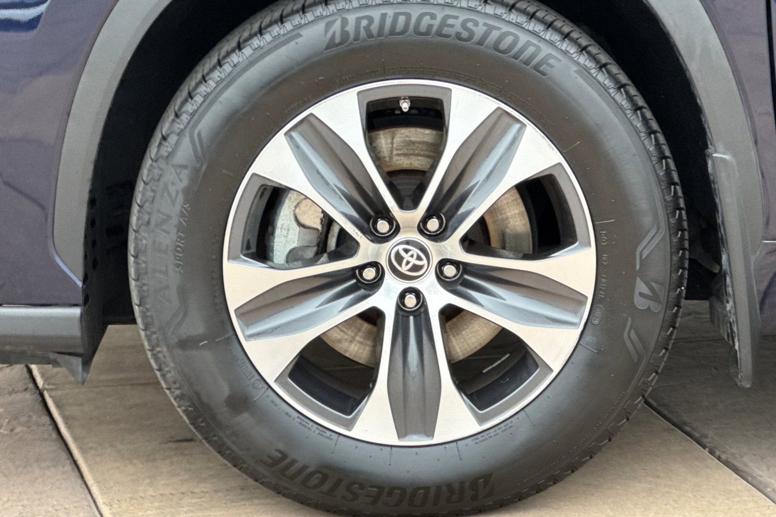 Used 2023 Toyota Highlander XLE image 34