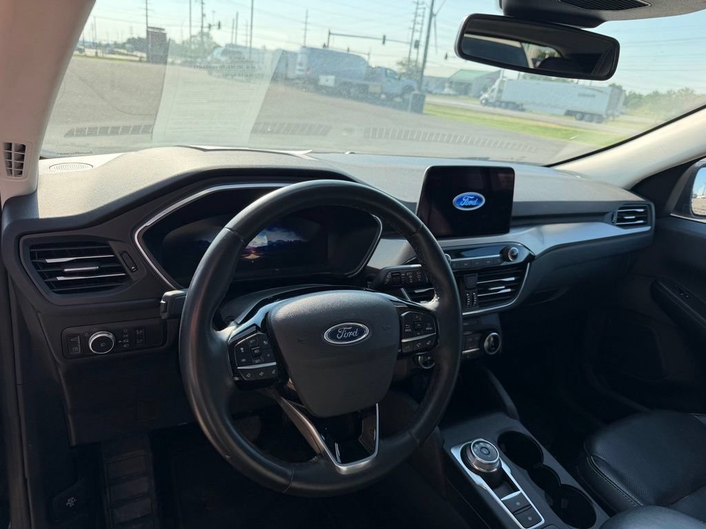 Used 2022 Ford Escape Titanium AWD/4WD image 12