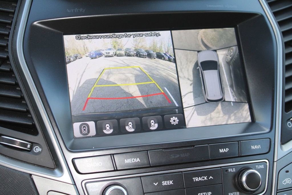 Used 2019 Hyundai Santa Fe XL image 16