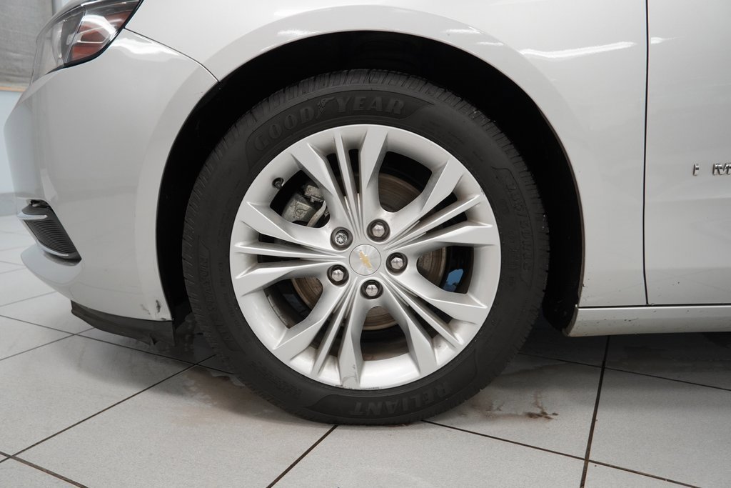 Used 2015 Chevrolet Impala LT w/ Convenience Package image 15