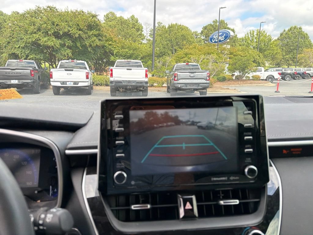 Used 2019 Toyota Corolla XSE FWD image 3