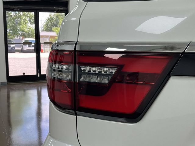 Used 2024 Nissan Armada Platinum w/ Captain's Chairs Package RWD image 11