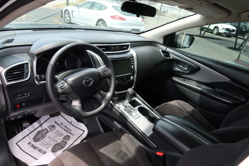 Used 2019 Nissan Murano S FWD image 5