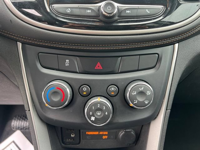 Used 2017 Chevrolet Trax LT w/ LT Convenience Package AWD/4WD image 26
