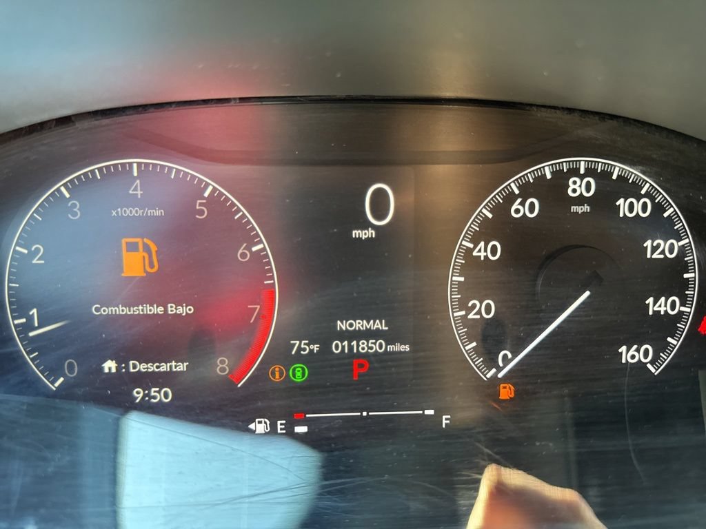 Used 2025 Honda Civic Sport image 11