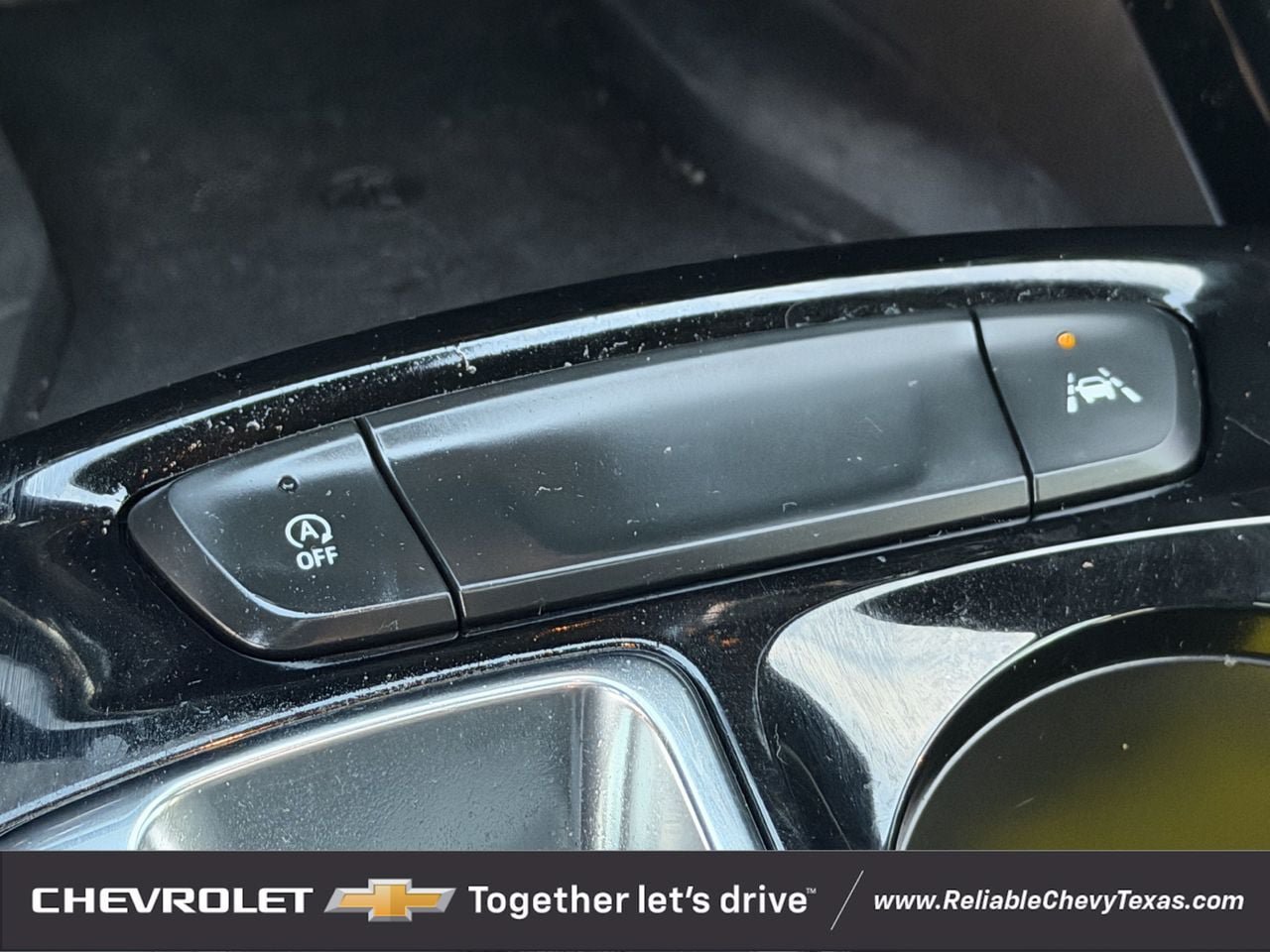 Used 2025 Chevrolet Trax RS w/ Sunroof Package FWD image 19