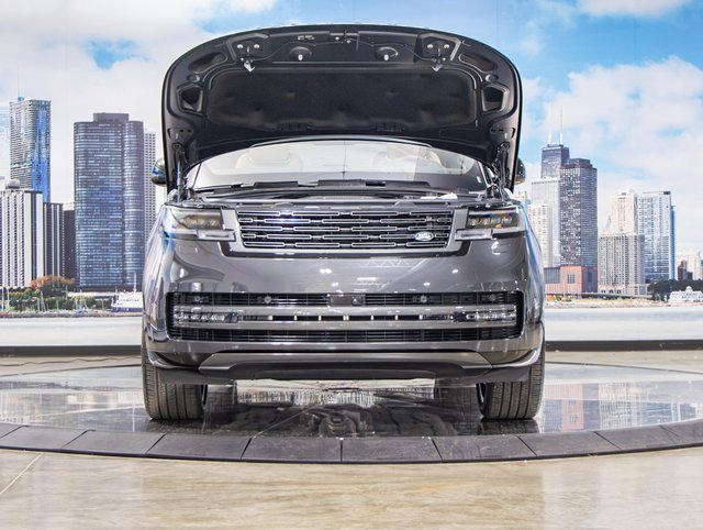 New 2025 Land Rover Range Rover SE image 4