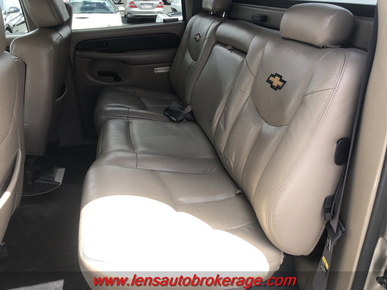 Used 2002 Chevrolet Avalanche 4x4 w/ Off-Road Suspension Pkg image 17