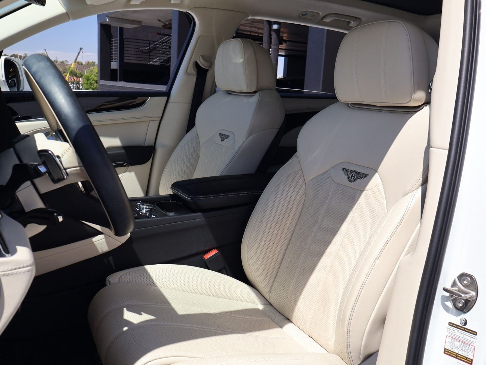 Certified 2023 Bentley Bentayga Extended Wheelbase AWD/4WD image 2