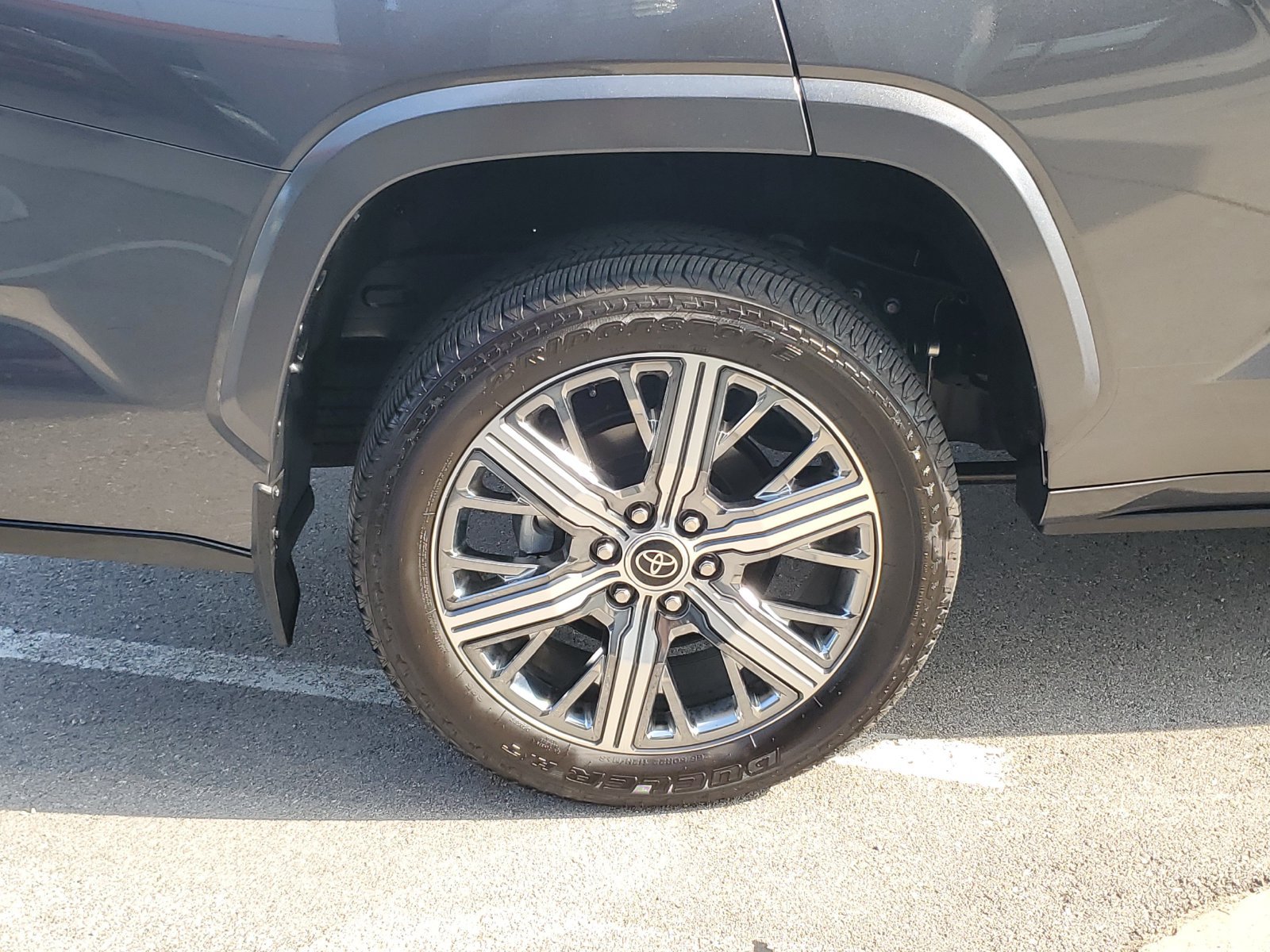 Used 2024 Toyota Sequoia Capstone AWD/4WD image 5