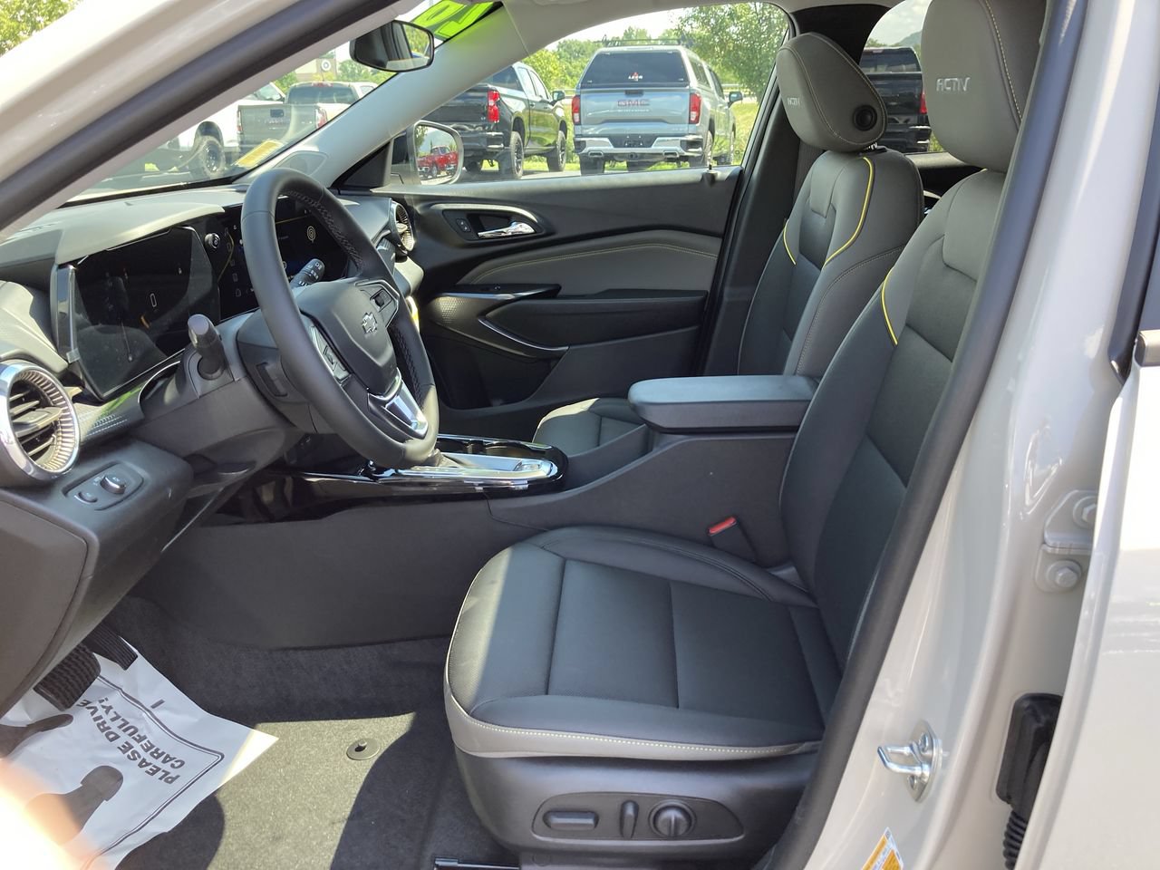 New 2026 Chevrolet Trax ACTIV w/ Sunroof Package FWD image 24