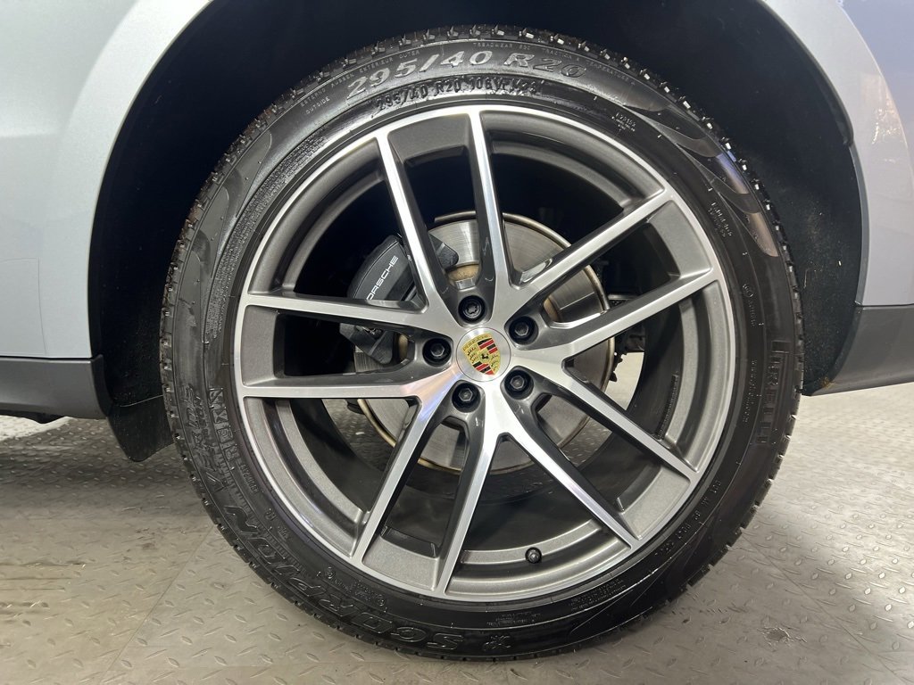 Certified 2025 Porsche Macan image 13