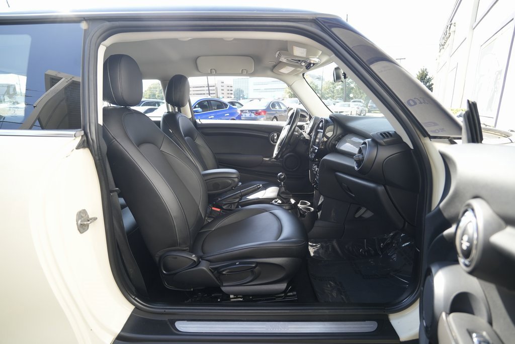Used 2014 MINI Cooper 2-Door Hardtop image 18
