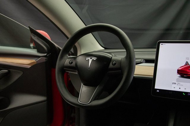 Used 2022 Tesla Model 3 Standard Range image 13