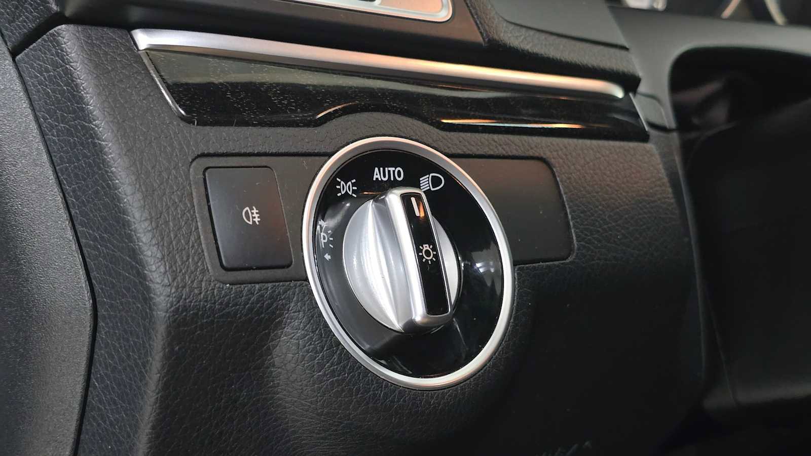 Used 2017 Mercedes-Benz E 400 4MATIC Coupe image 25