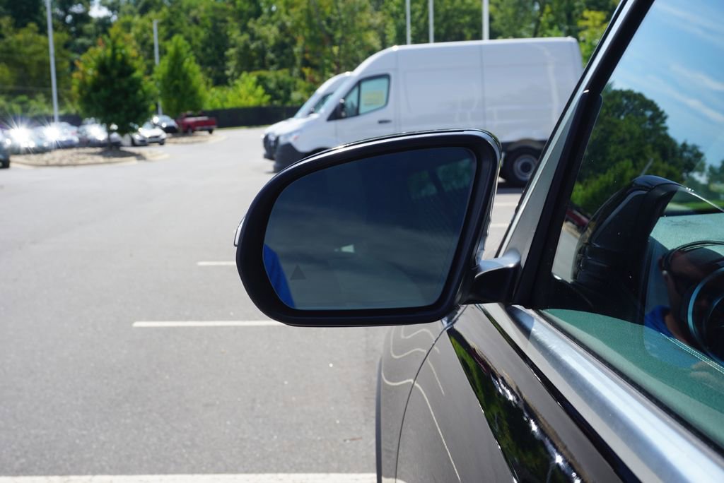 New 2025 Mercedes-Benz GLB 250 4MATIC image 13