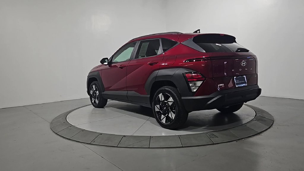Certified 2025 Hyundai Kona SEL AWD/4WD image 3