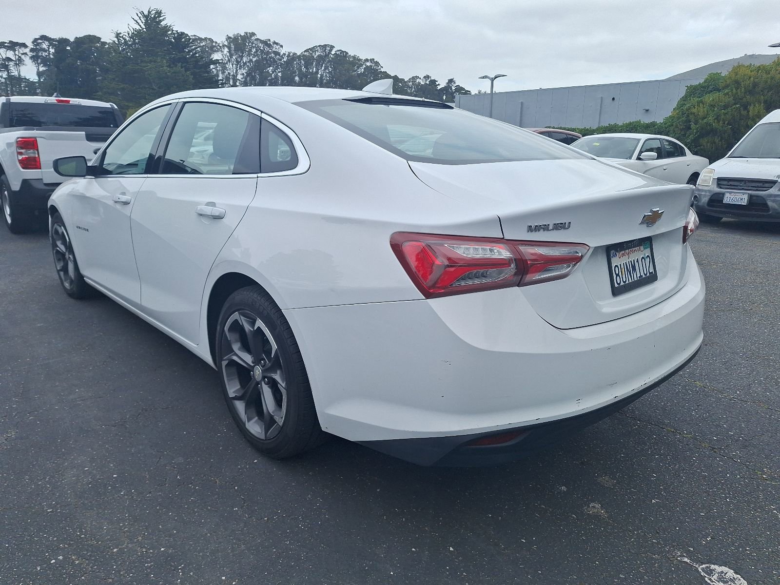 Used 2021 Chevrolet Malibu LT FWD image 4