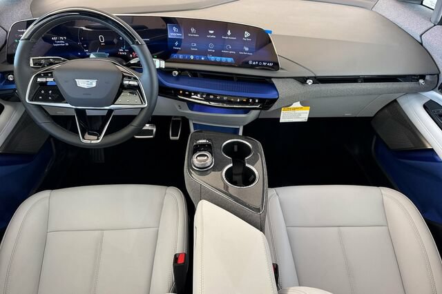 New 2027 Cadillac Optiq Luxury w/ LPO, Floor Liner Package AWD/4WD image 13