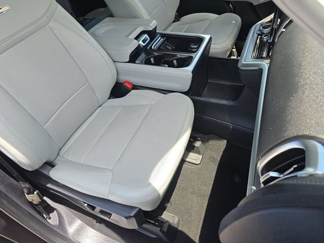 Certified 2025 Ford Expedition Platinum w/ Driver's Package AWD/4WD image 12
