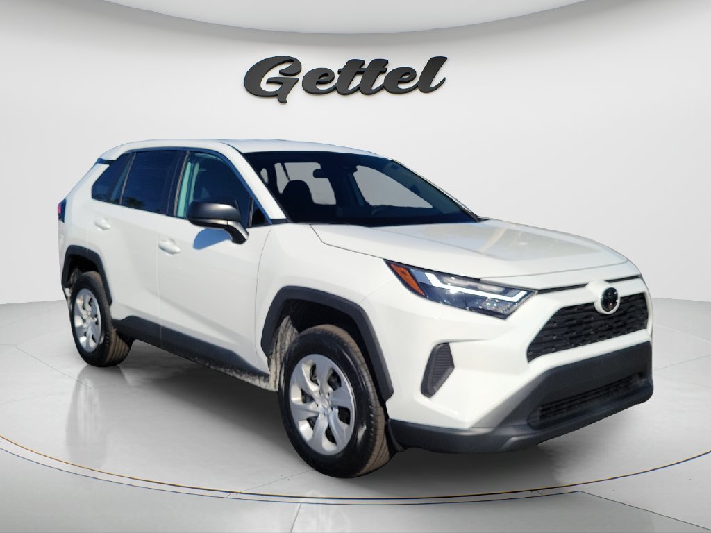 Used 2024 Toyota RAV4 LE FWD image 3