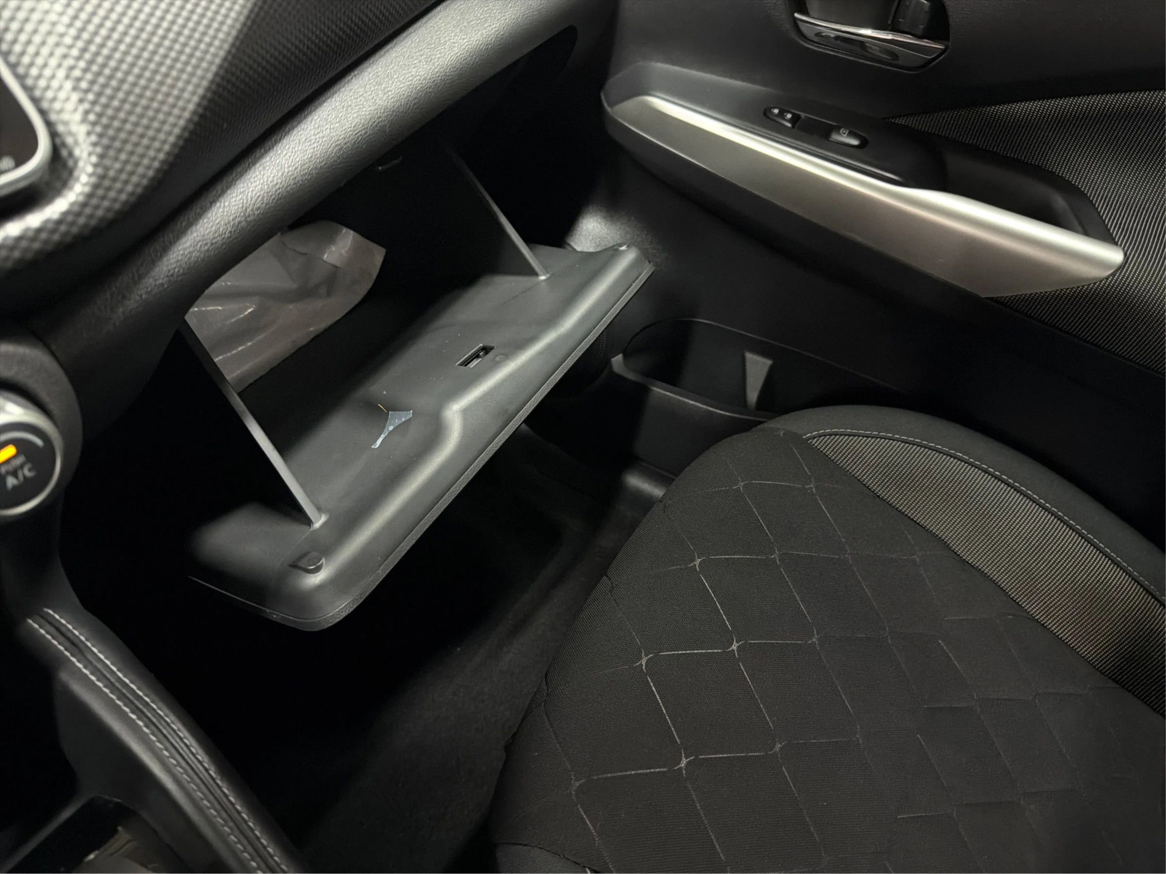 Used 2019 Nissan Kicks SV image 24