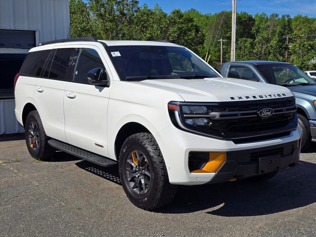 Used 2025 Ford Expedition Tremor image 8