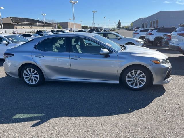 Used 2024 Toyota Camry LE image 4