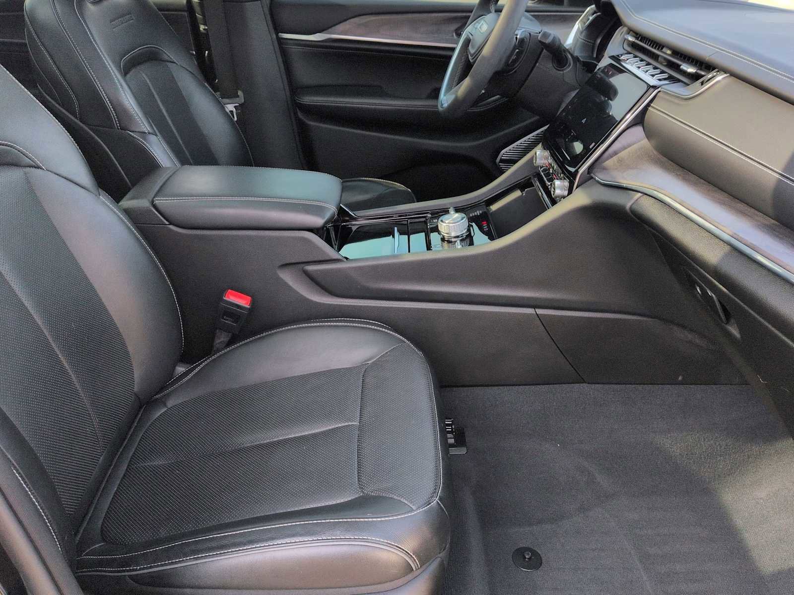 Used 2023 Jeep Grand Cherokee L Overland image 23